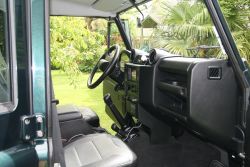 photo lot LAND ROVER DEFENDER 3/3